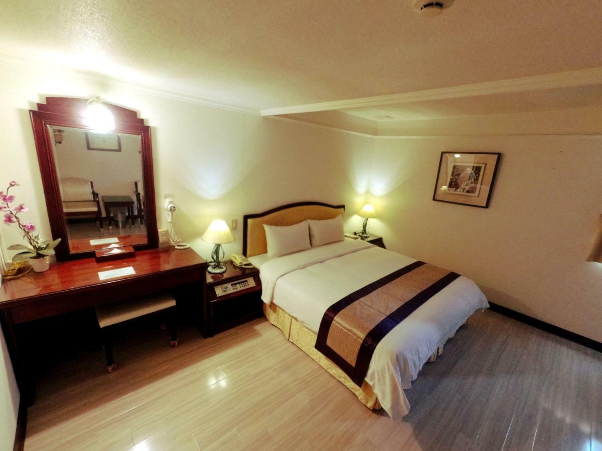 Athens Hotel Taichung Exterior photo