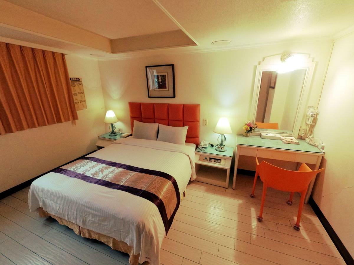 Athens Hotel Taichung Exterior photo
