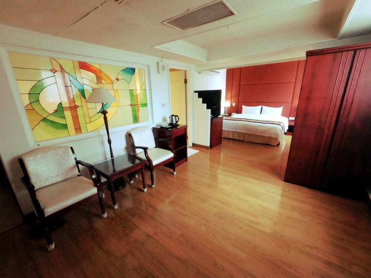 Athens Hotel Taichung Exterior photo